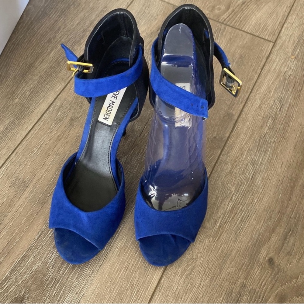 Steve Madden Size 7 blue and Black suede Heels